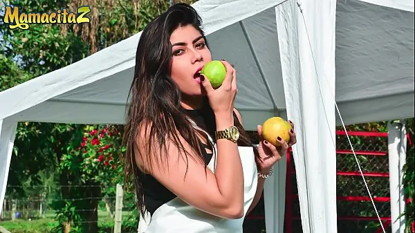 CARNE DEL MERCADO - #Carmen Lara - Die sexy Latina weiß, wie sie ihre Freizeit verbringen kann