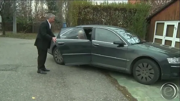 Die Honey zeigt dem Reinhardt dann. was so eine Sekretärin kann