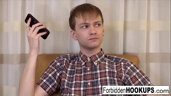 Big boobed babe nimmt ihren Stiefbruder fetten Schwanz