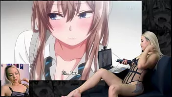 Vollbusige Blondine reagiert zum ersten Mal auf Hentai