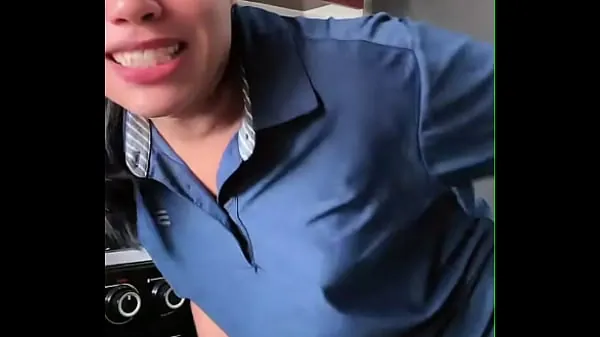 Frau mit großem Hintern bewegt sich gut 2