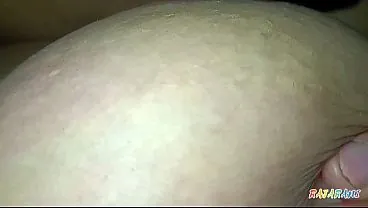 Die Vagina einer schwangeren Frau ficken