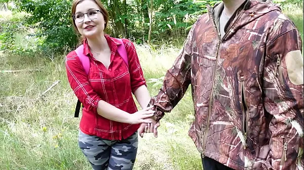 Deutsche Studentin TinyEmily von fremden Typen auf dem Heimweg AO gefickt